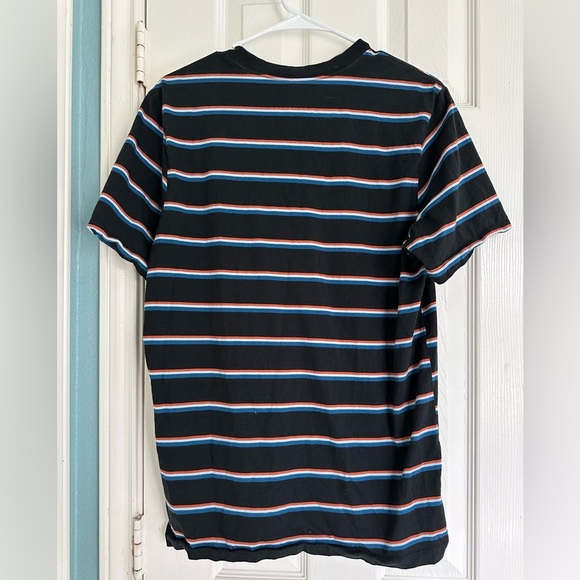 Nike Sportswear Club Black Stripe Embroidered Logo Size Medium Mens T-Shirt - Picture 3 of 5